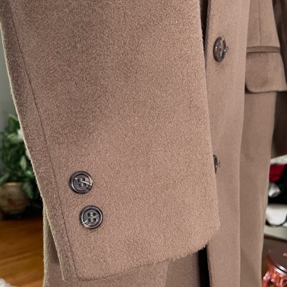 Pier Cardin men’s Double Breasted 100% wool , long over coat . Color Camel - Picture 5 of 11